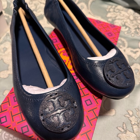 Tory Burch Shoes - NWT Tory Burch Women's Navy Ballet Flats